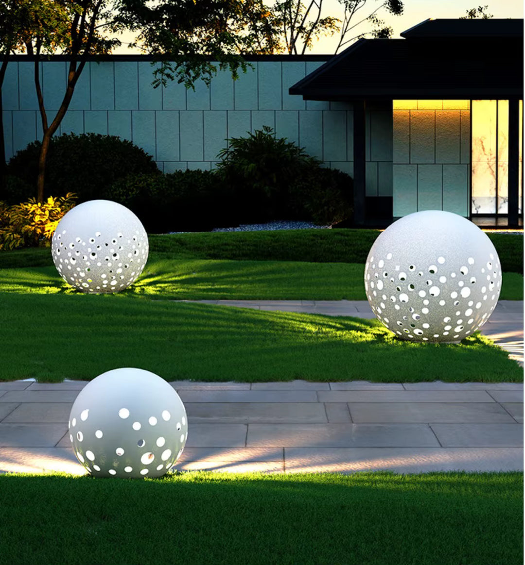 Hollow Ball Landscape Lamp